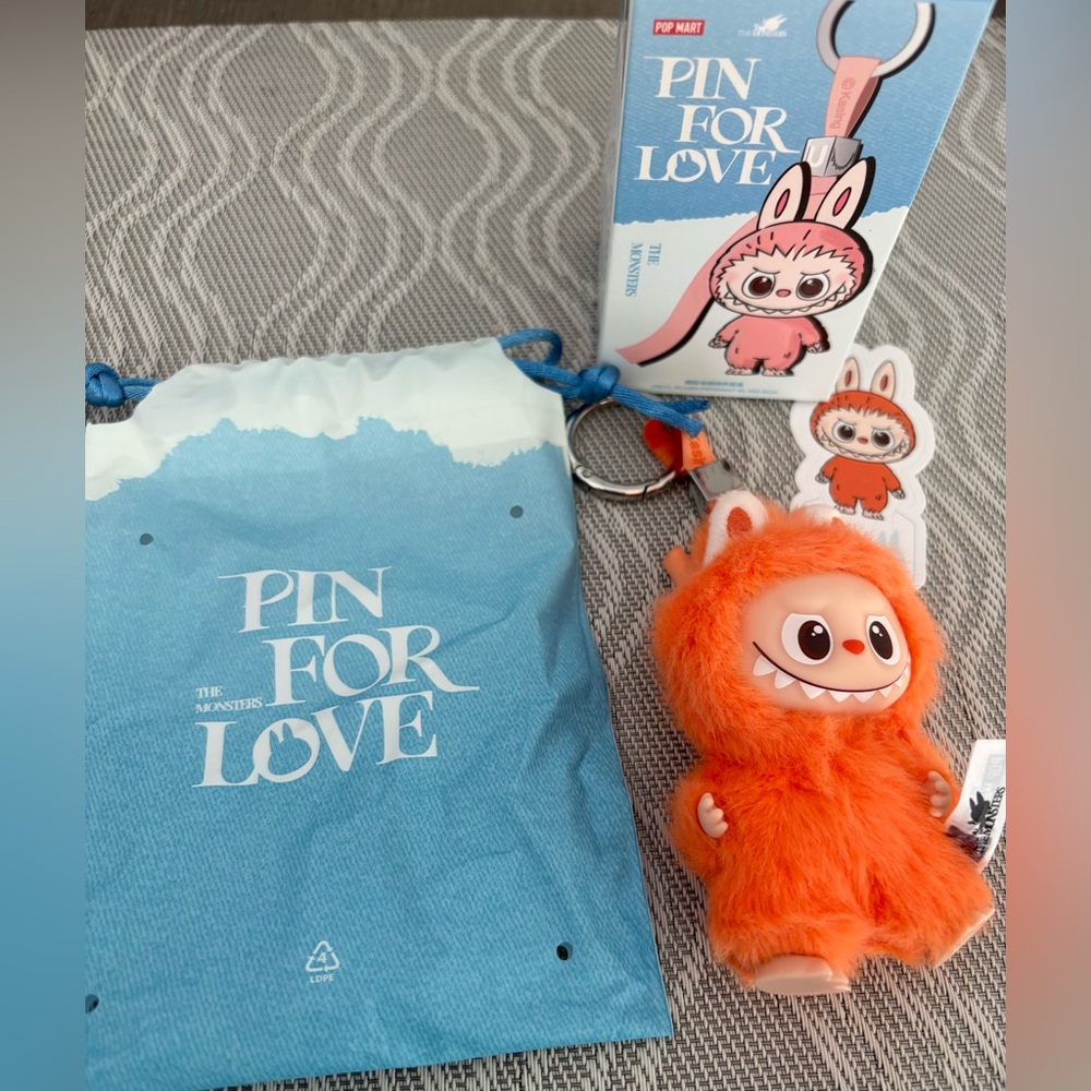 Authentic! Popmart Pin for Love- Letter Z